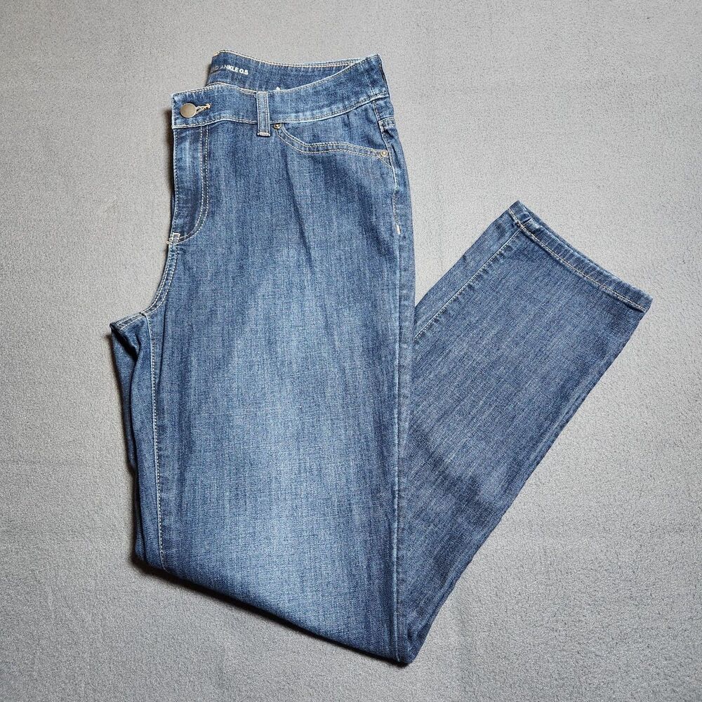 Chico's Jeans Women .5 US 6 Mid Rise Slim Boyfriend Ankle